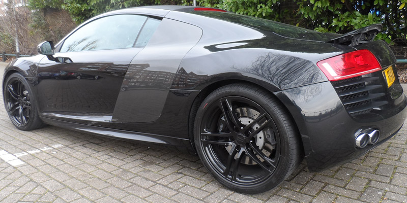 Audi R8 V8